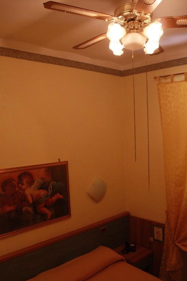 Yiennese Two Bed & Breakfast *